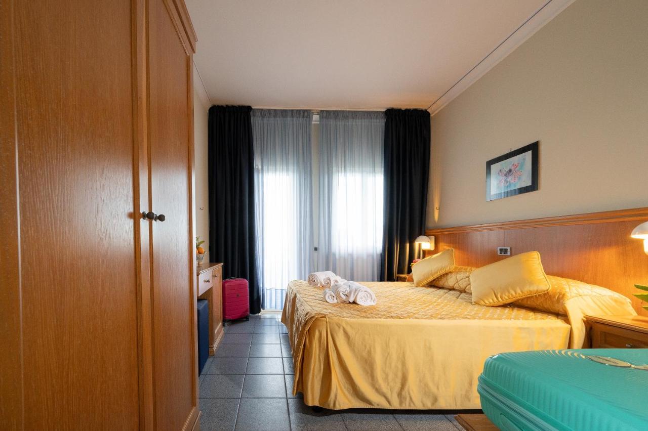 Hotel Sabbie D'Oro Giardini Naxos Bagian luar foto