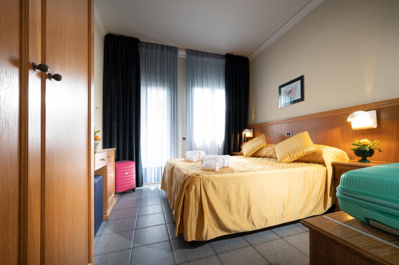 Hotel Sabbie D'Oro Giardini Naxos Bagian luar foto