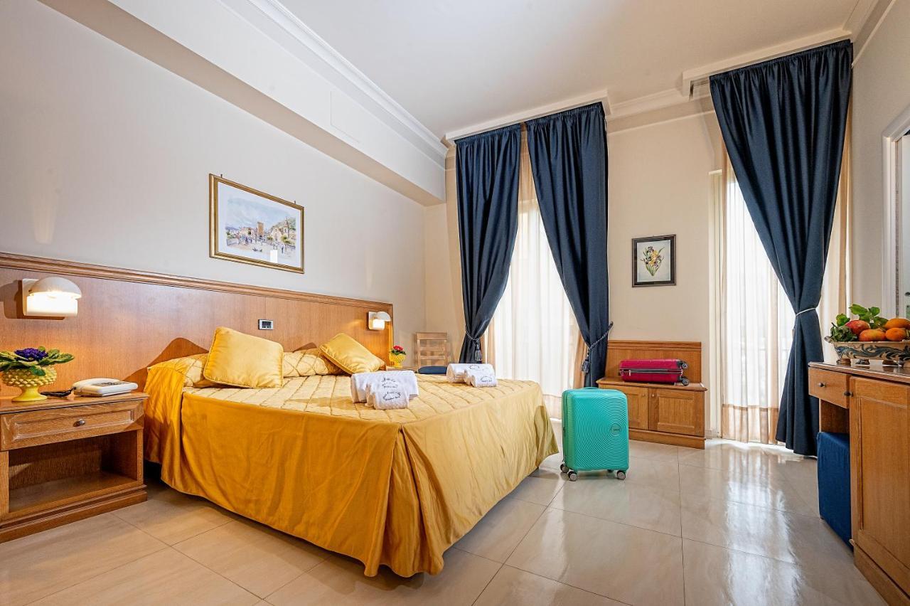 Hotel Sabbie D'Oro Giardini Naxos Bagian luar foto