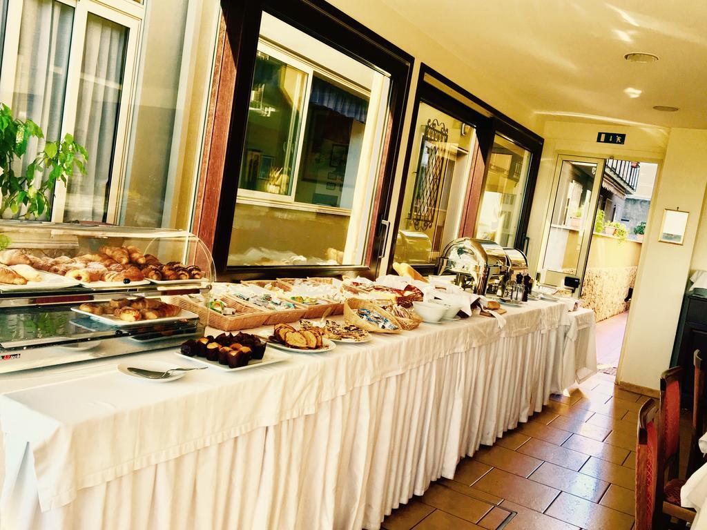 Hotel Sabbie D'Oro Giardini Naxos Bagian luar foto